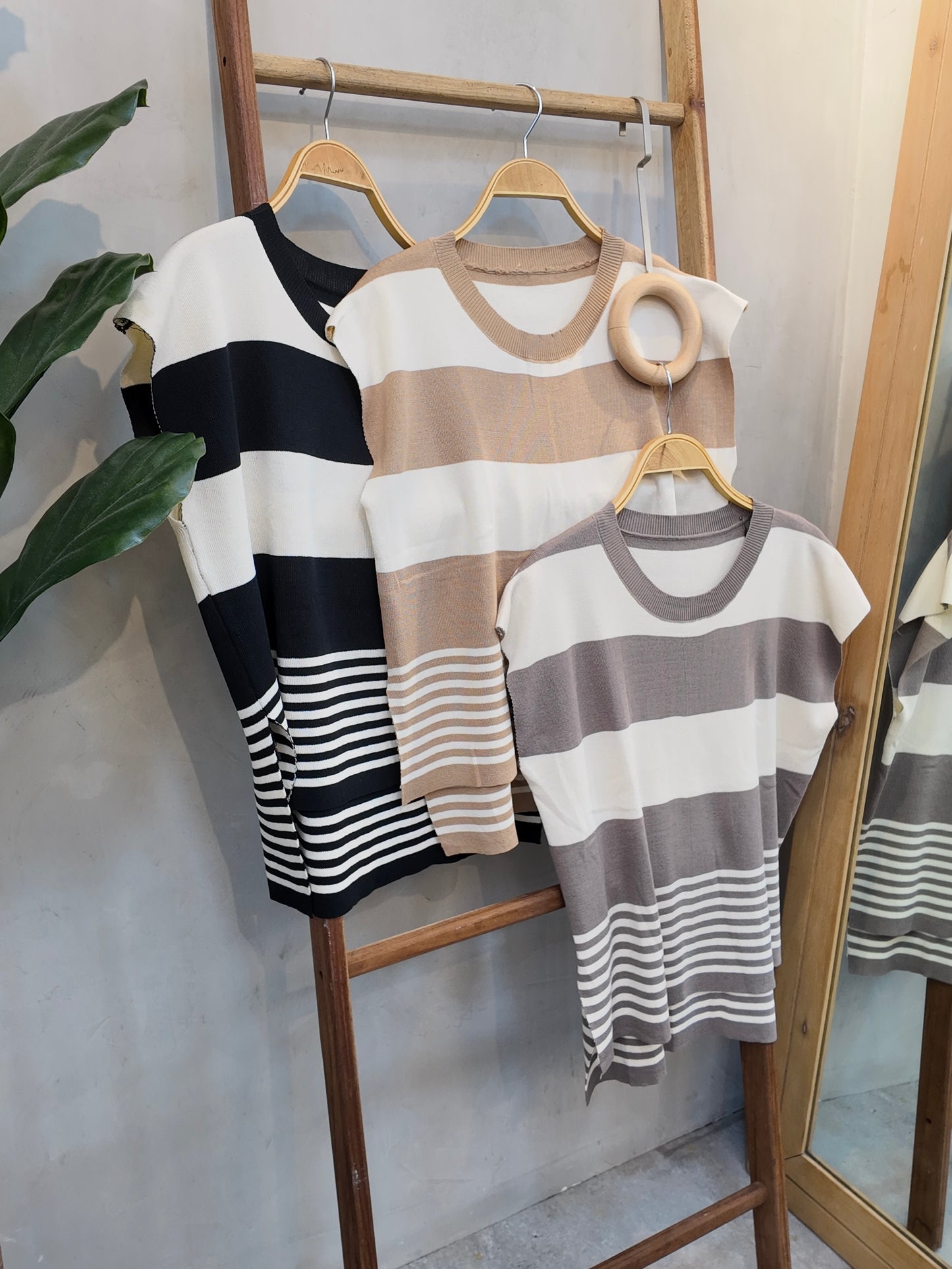 Reign Top