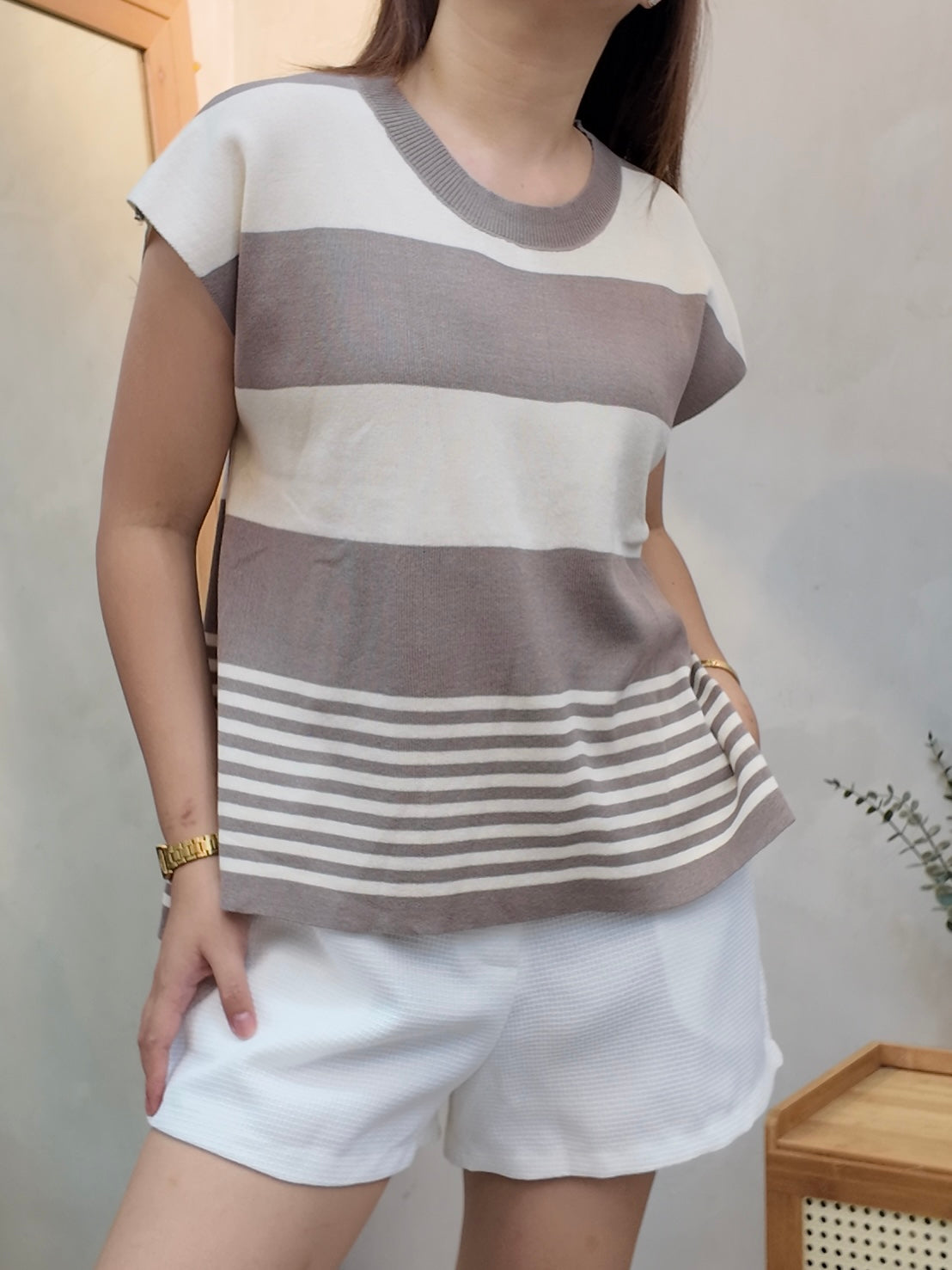 Reign Top
