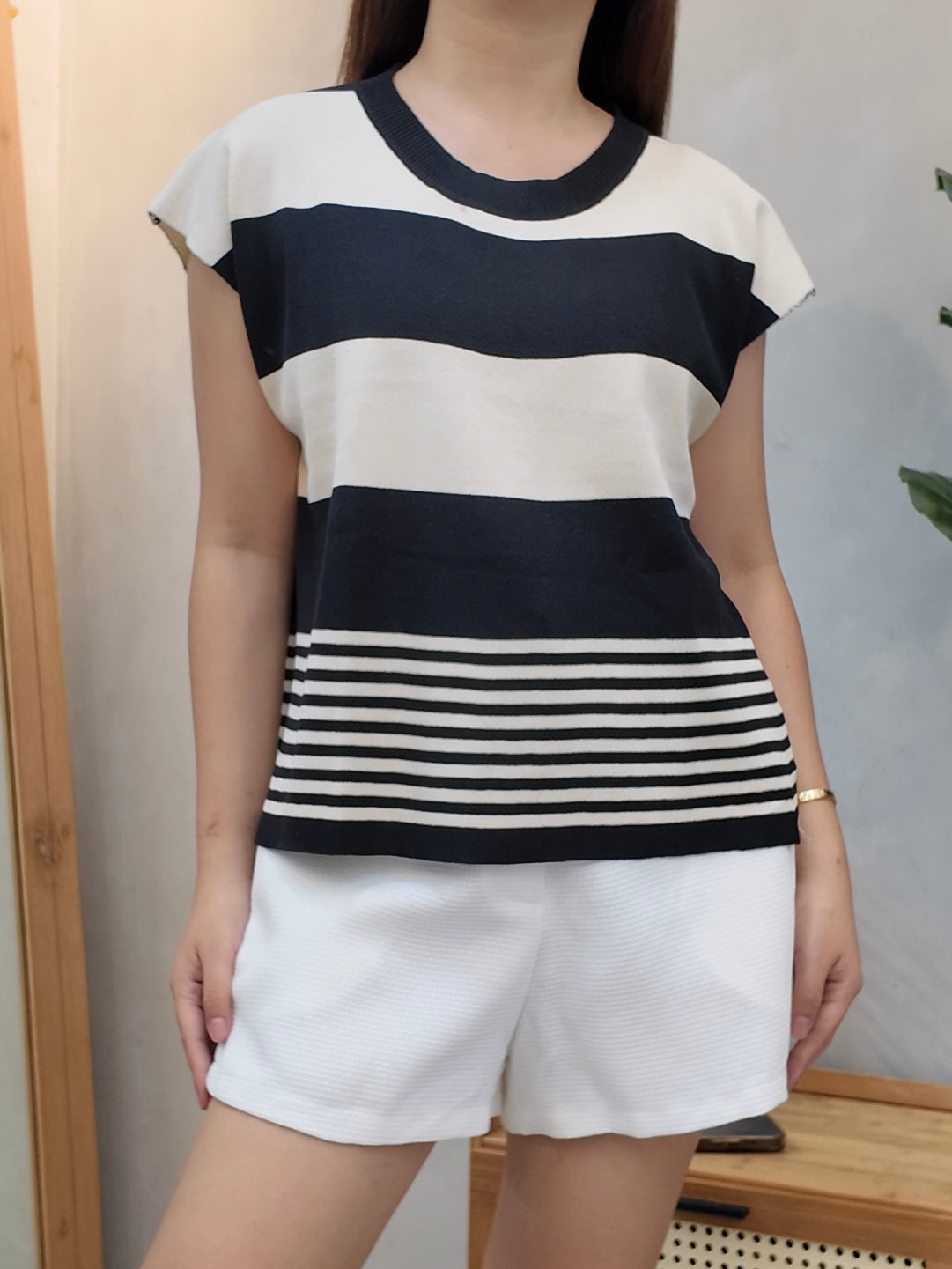 Reign Top
