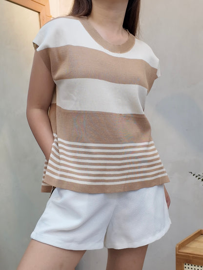 Reign Top